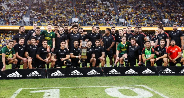 El seguidor de los All Blacks, Joe Moody, pidió al árbitro que e